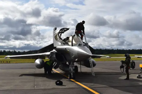 114 Rafale Deal Anchored to 'Make in India' as Modi Heads to France for G7 Talks With Macron
