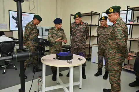 515 Army Base Workshop shows Army Chief its drone and 3D printing work