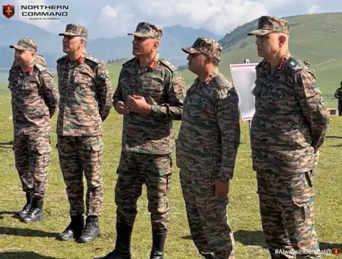 Army Commander Northern Command reviews security in South Kashmir