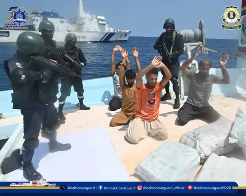 Coast Guard narcotics seizure nets 526 kg of heroin and meth from Iranian dhow off Lakshadweep, five Pakistanis held