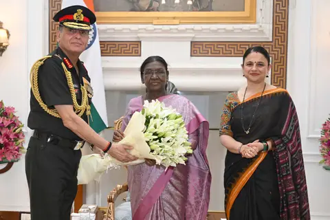 Gen Dhiraj Seth Calls on President Murmu After Taking Charge as Army Chief