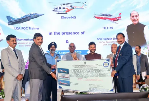 LCA FOC Trainers Delivered With HTT 40 and Dhruv NG as Rajnath Singh Asks Engineers for Technologies That Do Not Exist