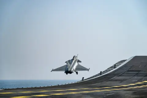 Rafale Marine deck landing on INS Vikrant succeeds on maiden attempt