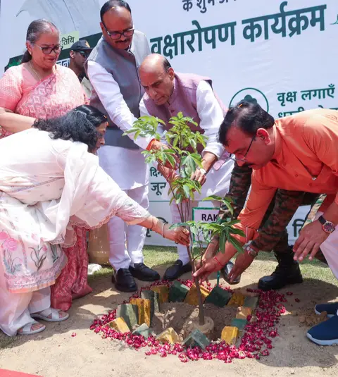 Rajnath Singh World Environment Day: Defence Minister Plants Sapling at Lucknow Cantonment, Calls for Greener Future