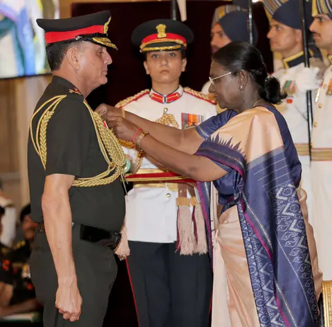 Sarvottam Yudh Seva Medal Goes to Operation Sindoor Commanders as President Murmu Confers 105 Honours