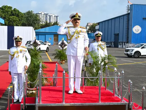 Vice Admiral Sanjay Vatsayan Assumes Charge as Chief of Western Naval Command